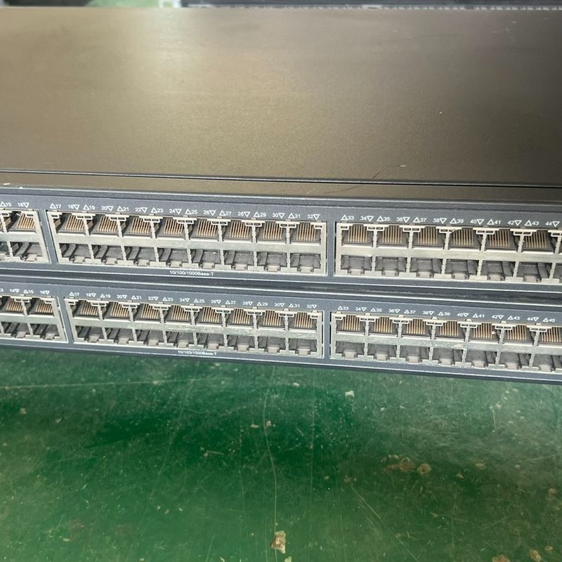 E552 48口全千兆 4千兆光口管理交换机、支持v