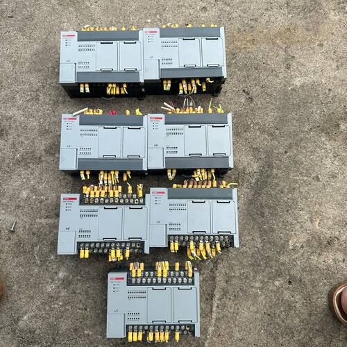 LS产电PLC XBC一DR30SU有6台 XBC-DN30