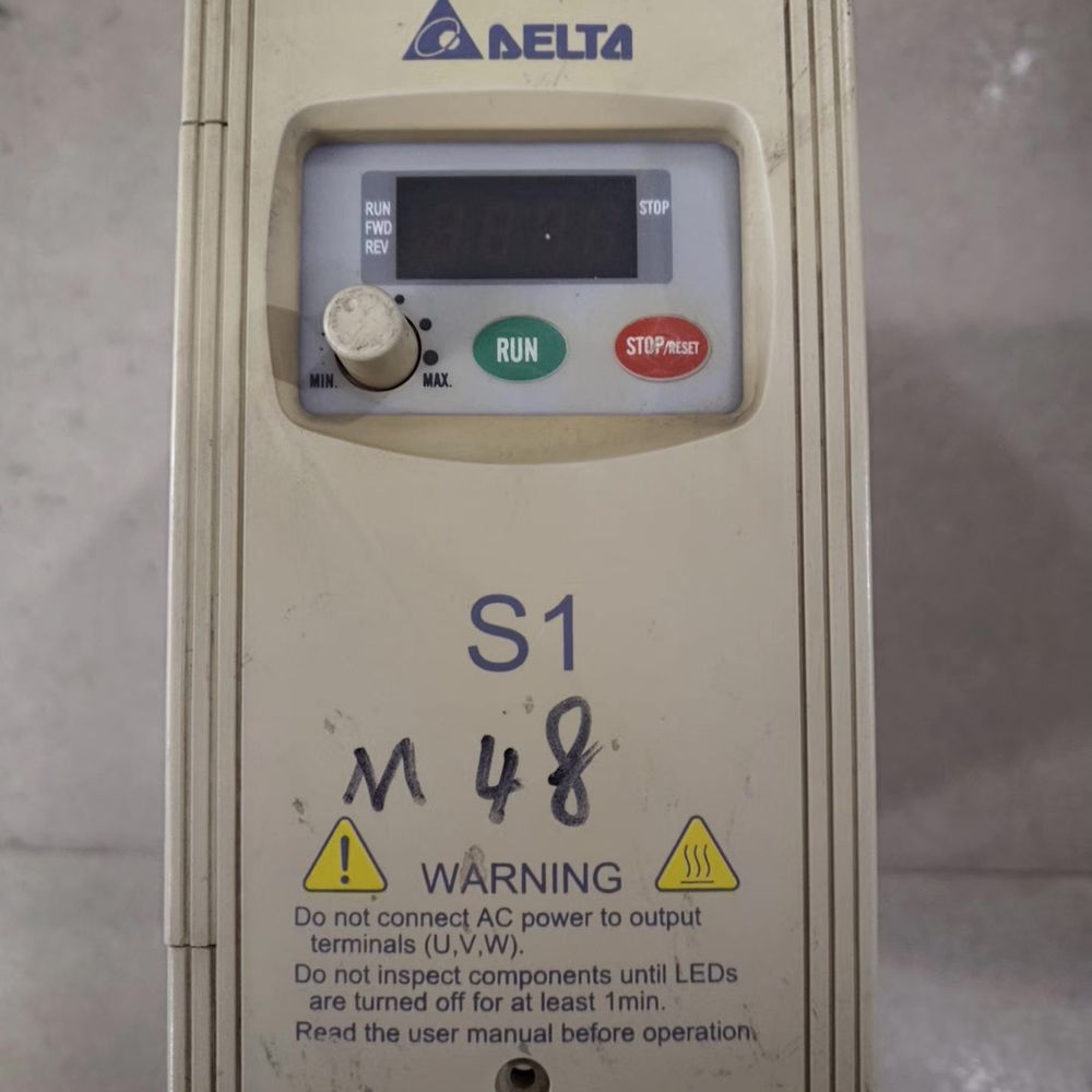 拆机台达变频器S1系列VFD004S43A