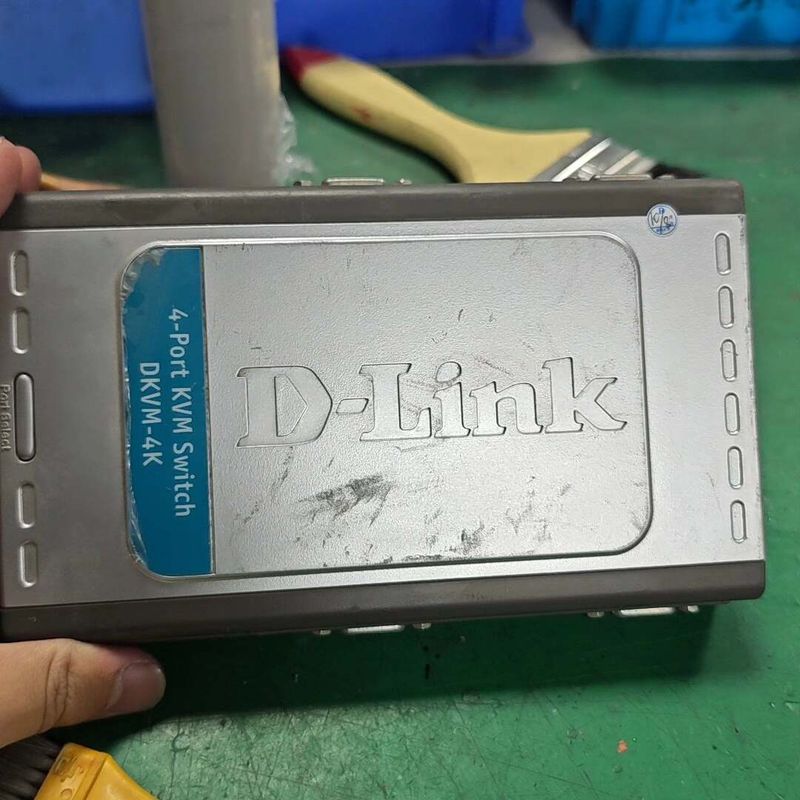 KVM切换器KVM切换器   DKVM-4U  D-LINK