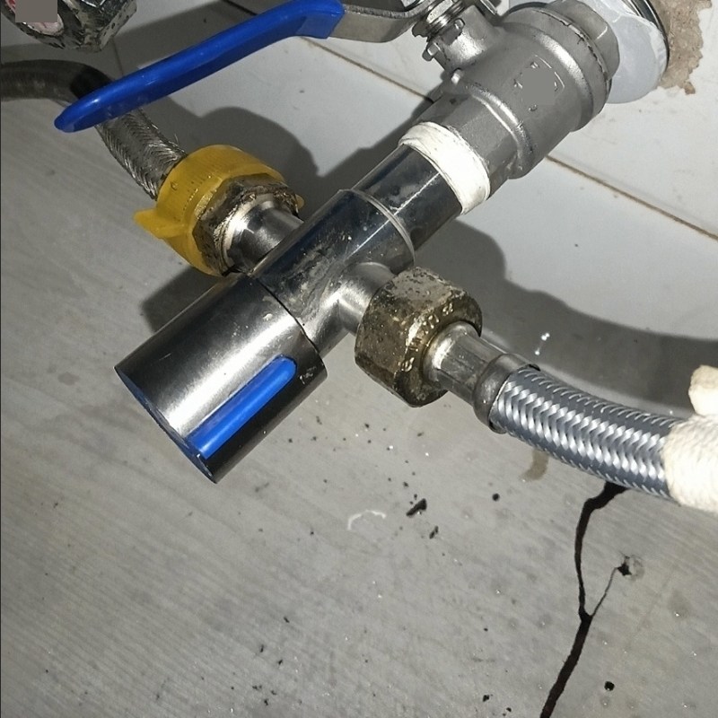 马桶四通阀同时出水热水器大流量分水阀冷热水三通四通八字阀