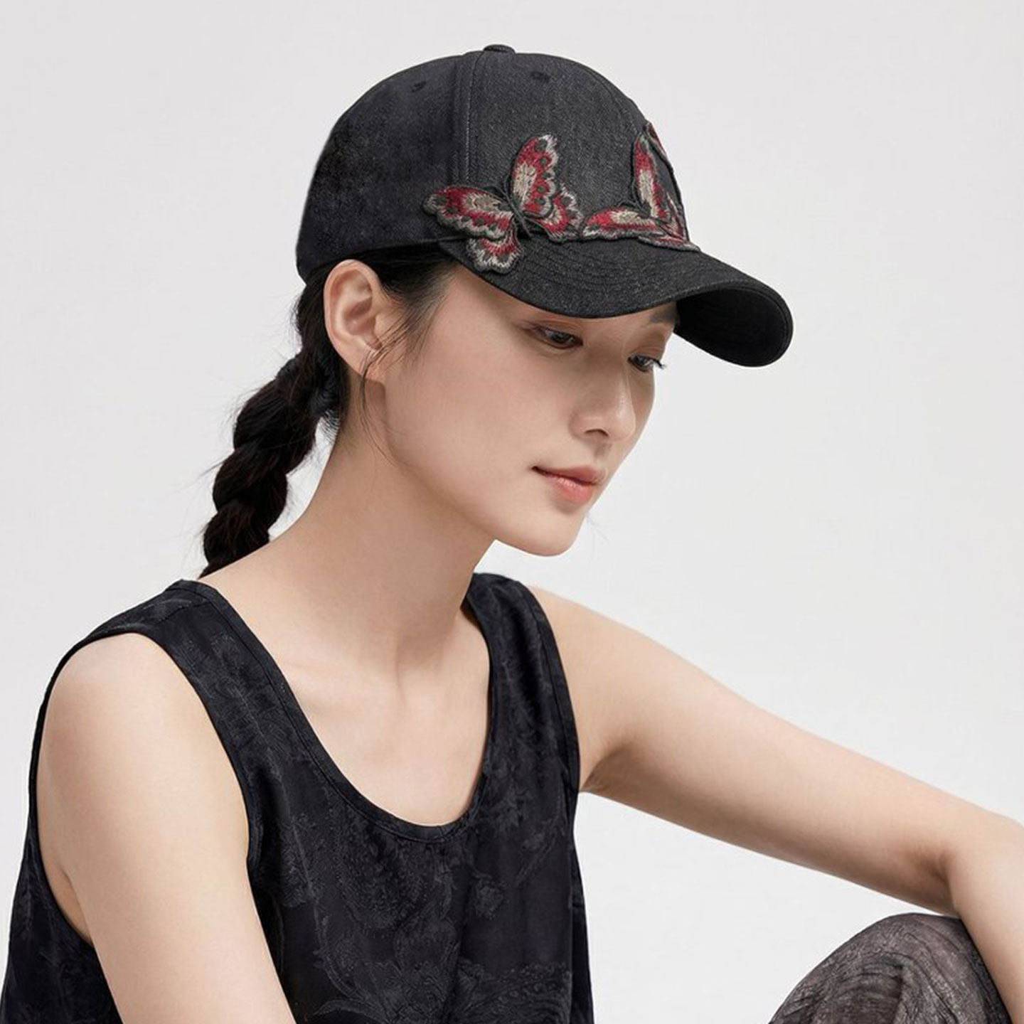 美式复古蝴蝶刺绣棒球帽女黑色鸭舌帽显脸小休闲百搭简约硬顶帽子