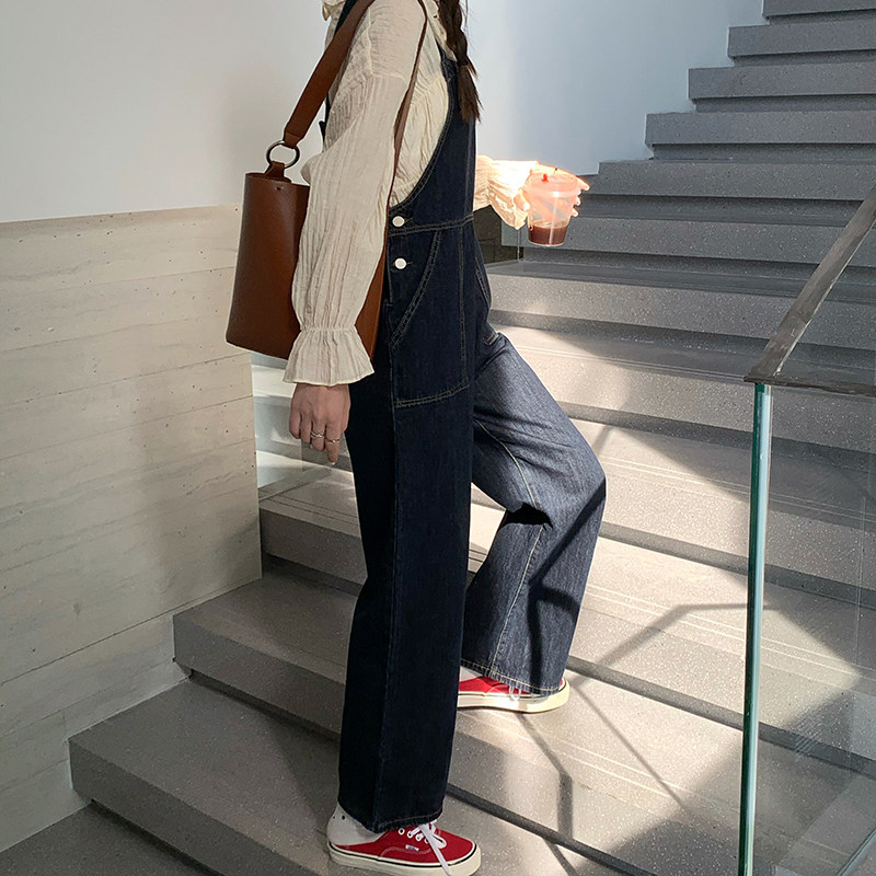 大码胖妹妹宽松阔腿牛仔背带裤女显瘦直筒连体长裤遮腿粗胯宽裤子