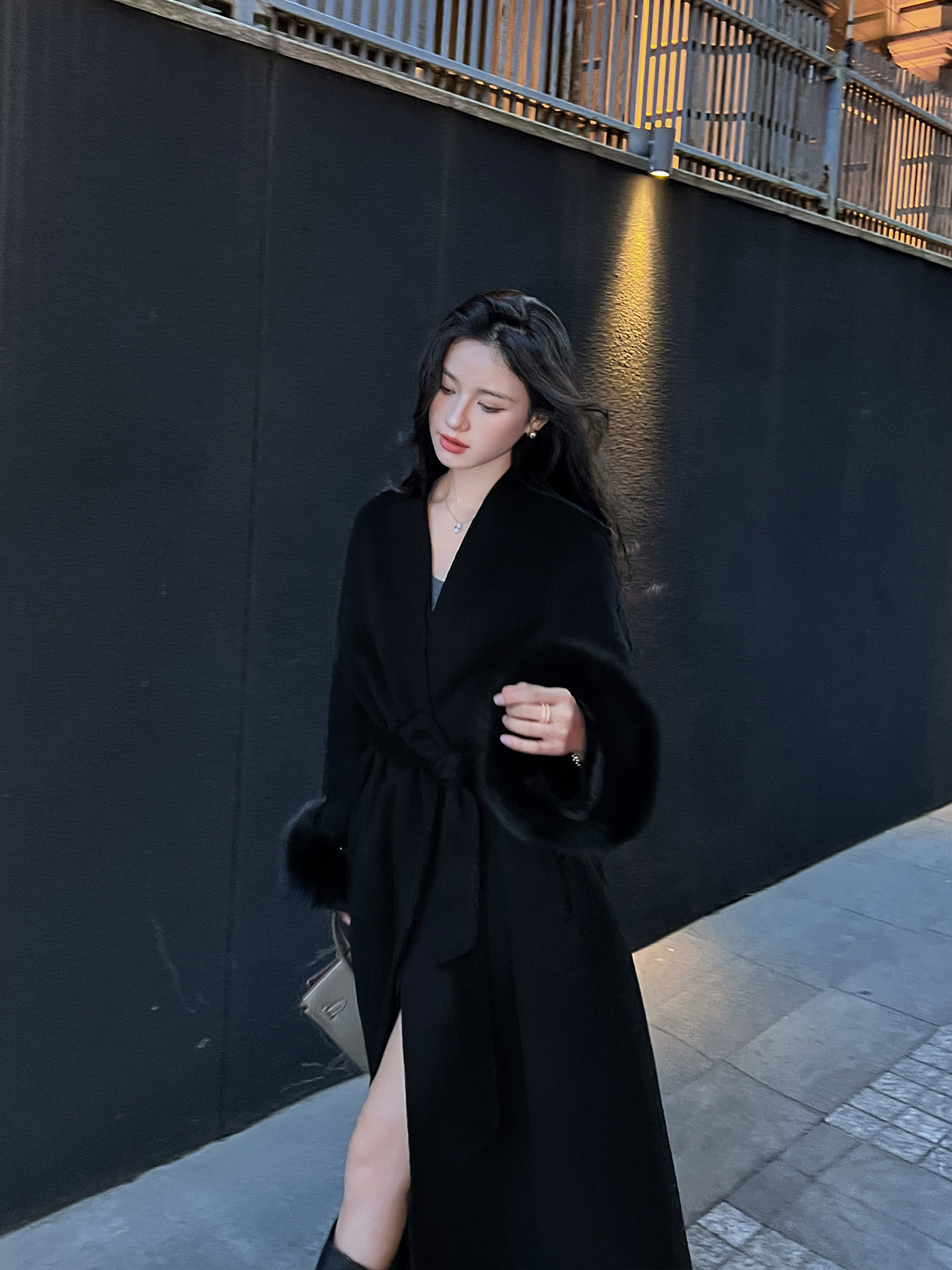 黑色双面羊绒大衣女2025冬季新款韩版袖口狐狸毛高端气质毛呢外套,女装/女士精品,毛呢外套,淘宝优惠券,粉丝福利购,淘宝优惠卷