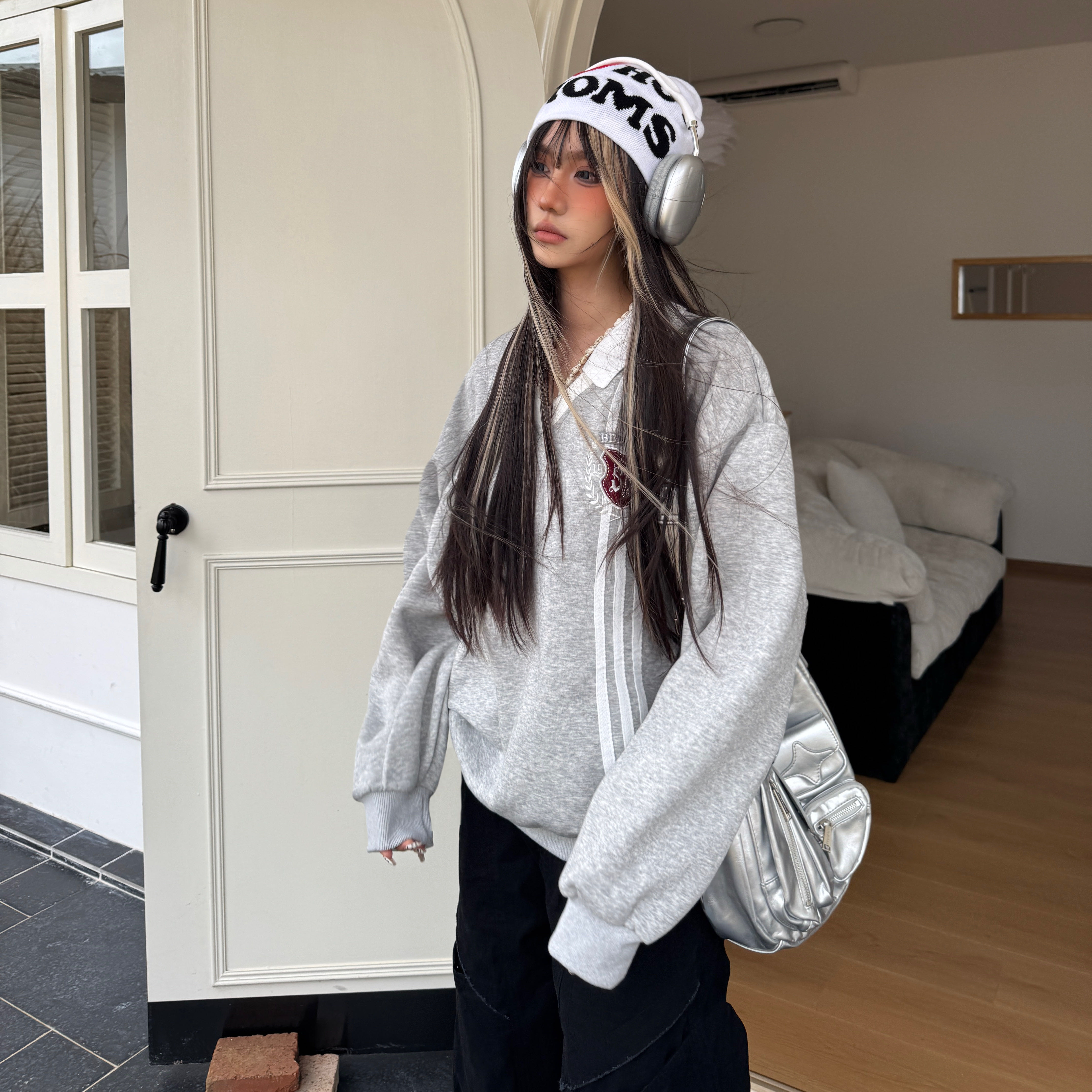 美式学院风假两件v领卫衣