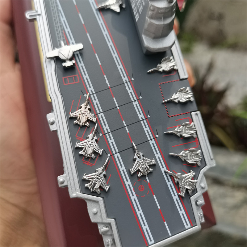 福建舰航母战斗机仿真模型摆件