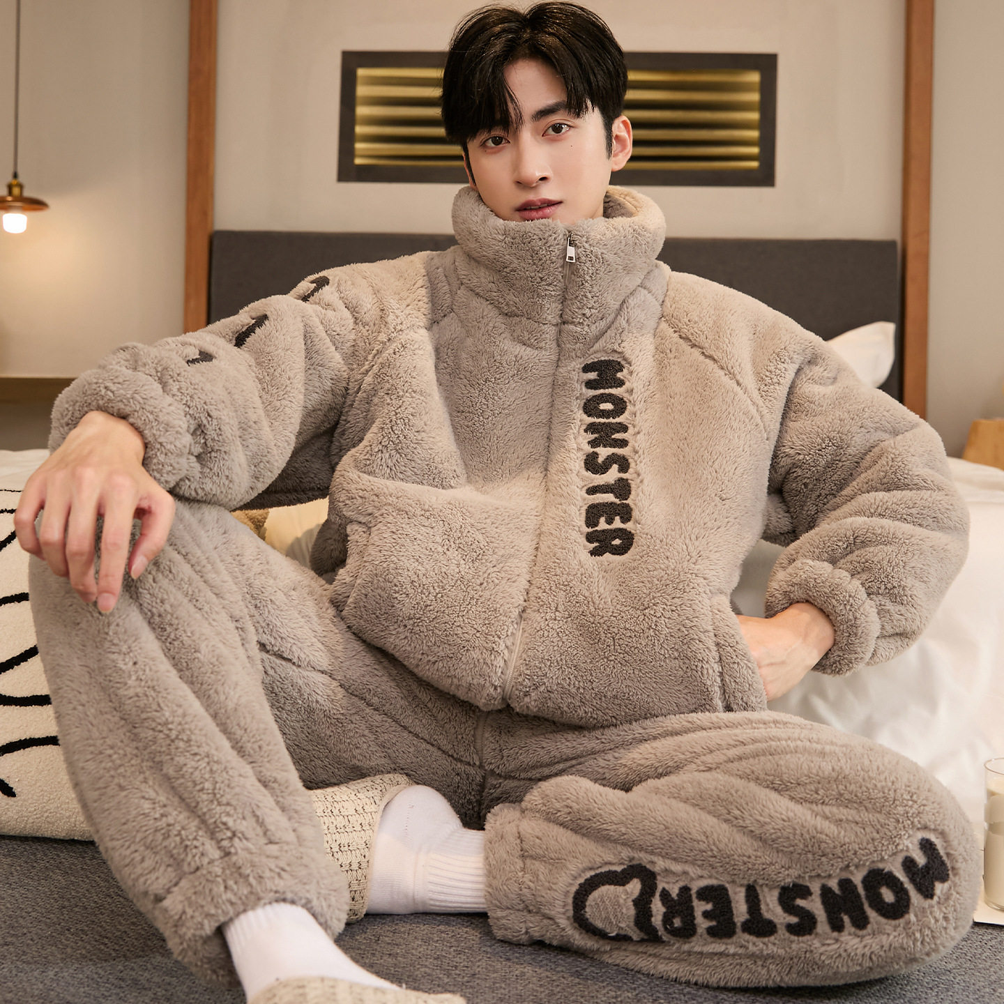 秋冬季珊瑚绒睡衣男士加厚加绒法兰绒保暖翻领大码青年家居服套装