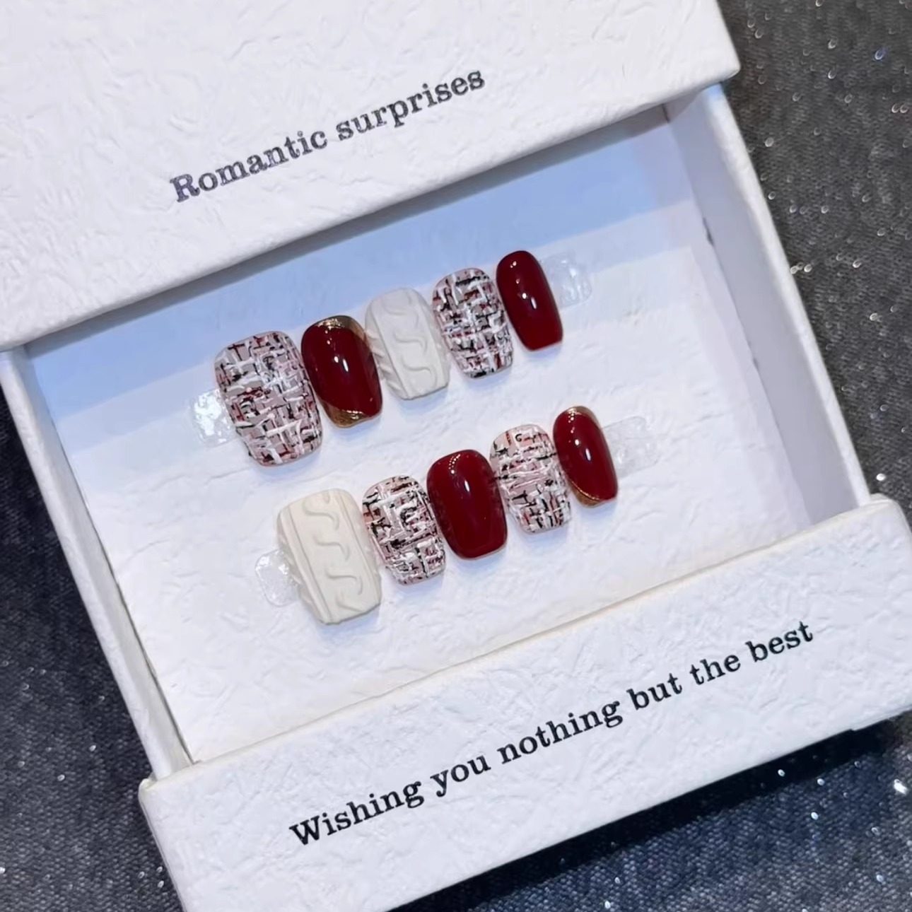 【香颂】新年酒红小香风穿戴甲立体浮雕手绘毛呢显白气质手工甲片,彩妆/香水/美妆工具,穿戴甲/甲片,淘宝优惠券,粉丝福利购,淘宝优惠卷