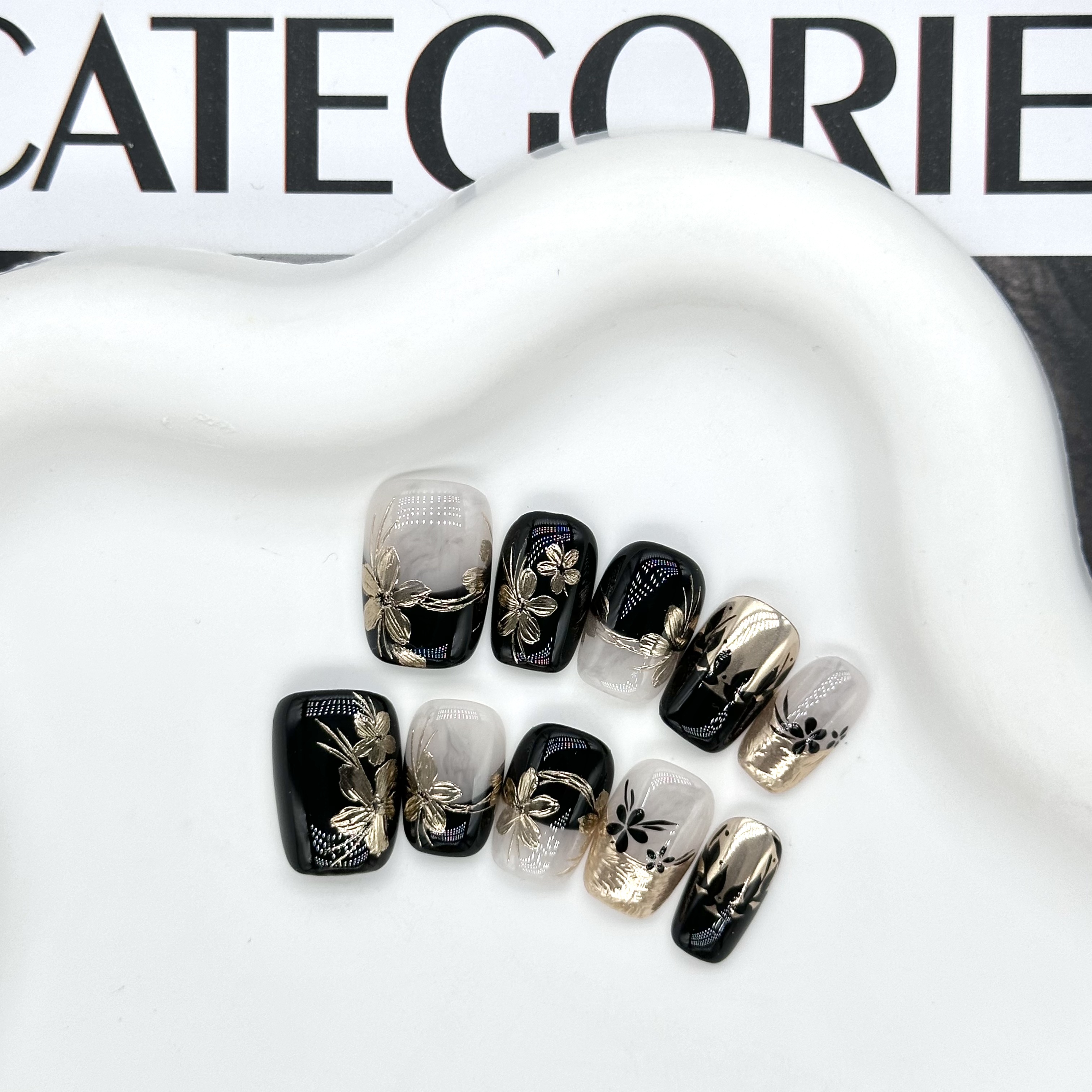 【赫本】黑金系金箔纯手绘复古优雅高级纯手工短款精致穿戴甲