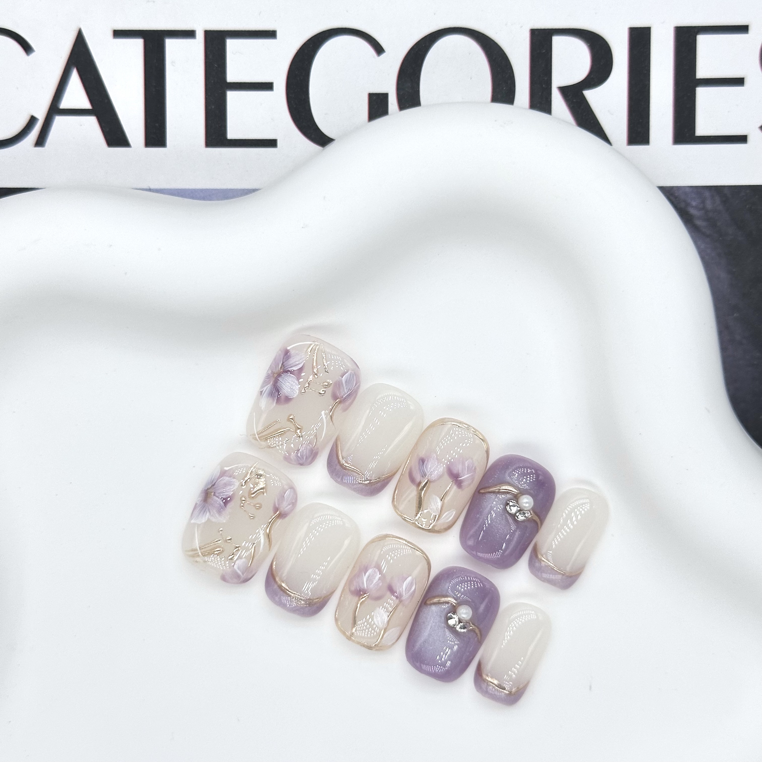 【紫桔梗】温柔紫色猫眼奶白渐变手绘花花显白短款纯手工穿戴甲