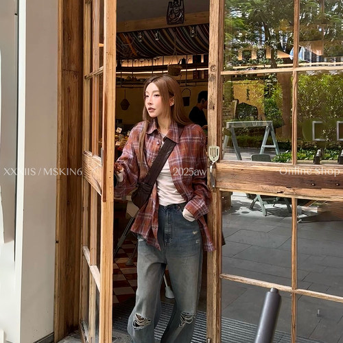 早秋亚麻衬衫女宽松格子百搭潮人