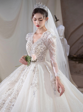 婚纱新娘2025新款法式V领长袖冬季重工奢华拖尾复古迎宾仪式主纱