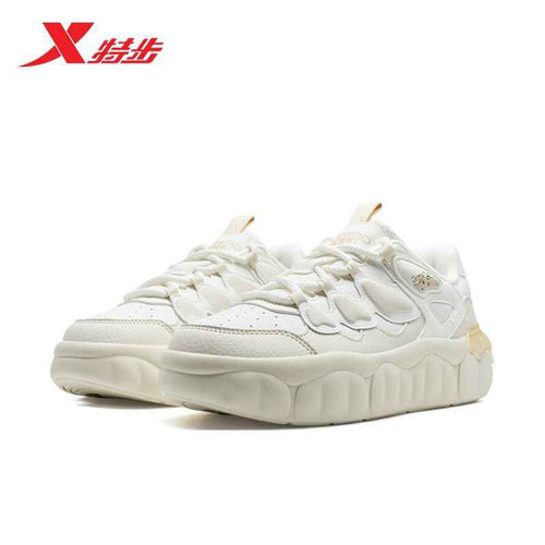 特步女鞋板鞋休闲鞋轻便运动鞋