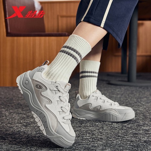 特步板鞋厚底华夫潮流休闲鞋