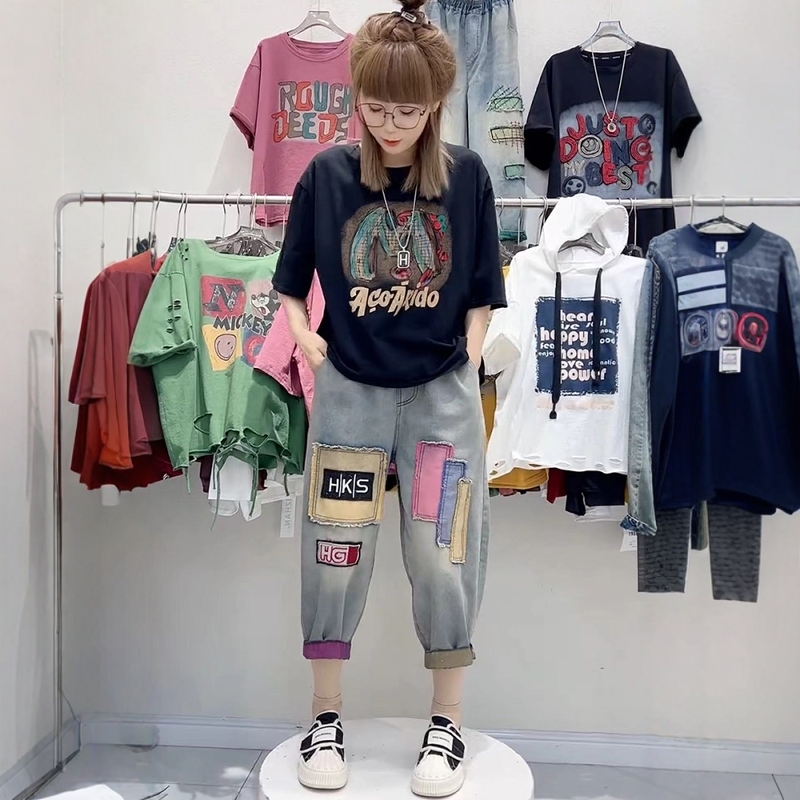 2025年夏季新款字母印花圆领T恤+水洗撞色牛仔八分裤显瘦两件套女