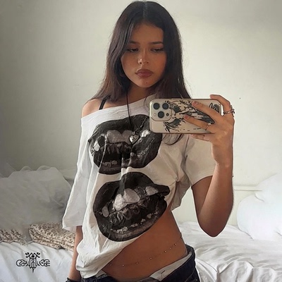 欧美女装摇滚黑色嘴唇斜肩T