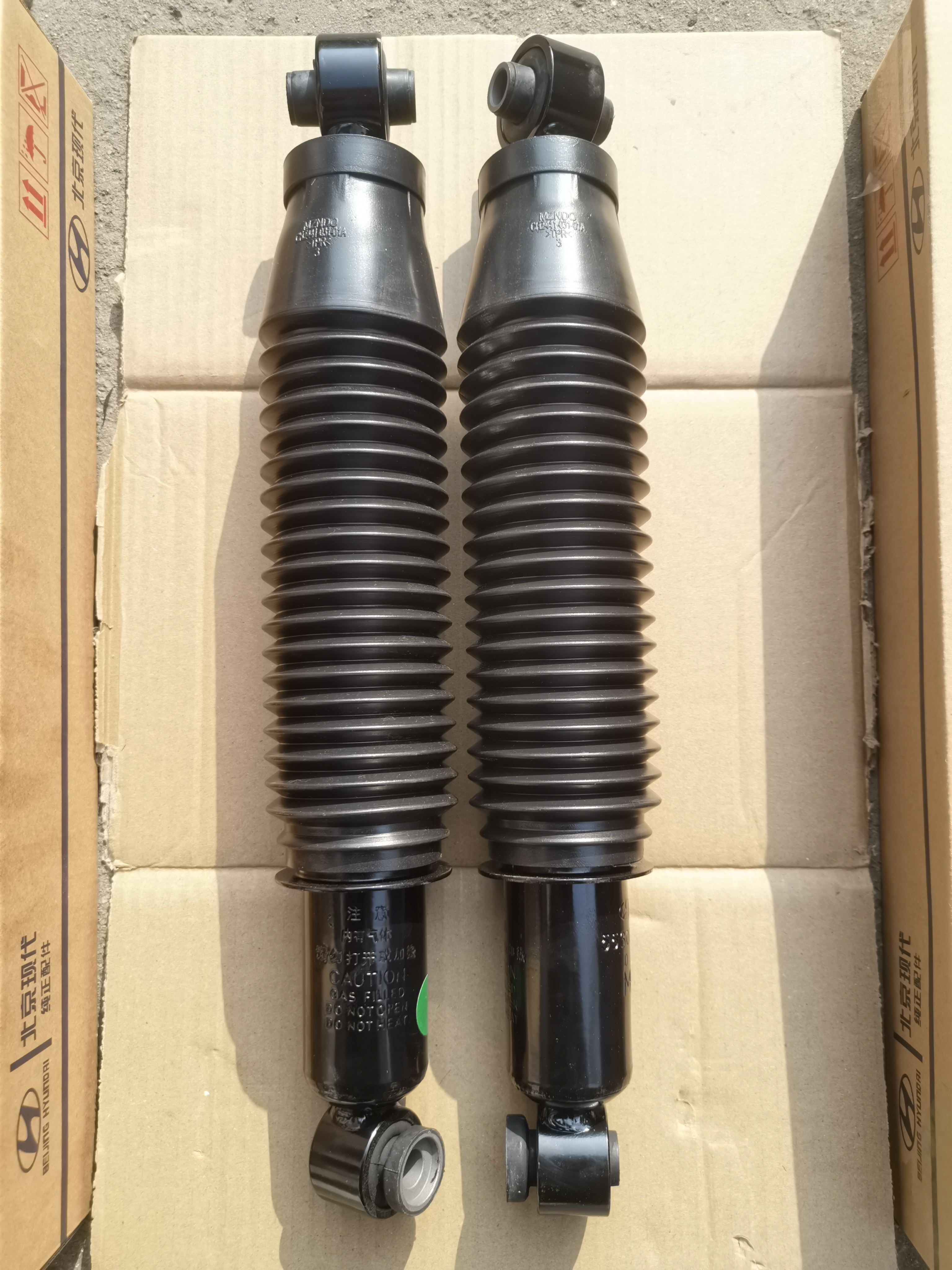 原车起亚K2，悦动，逸动后减避震器