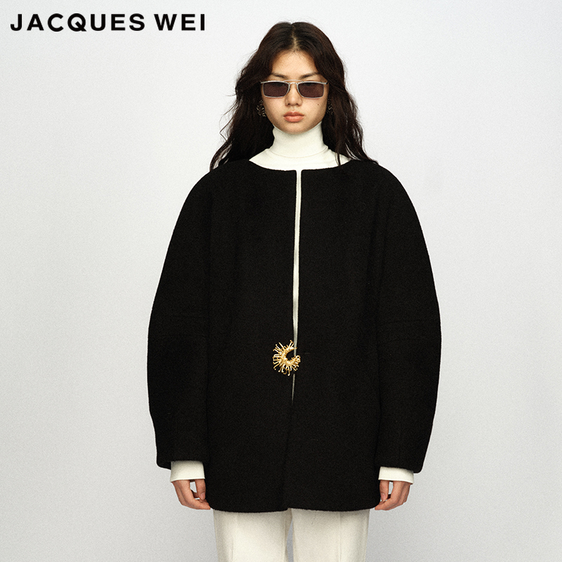 炭黑廓形金海葵扣羊毛大衣