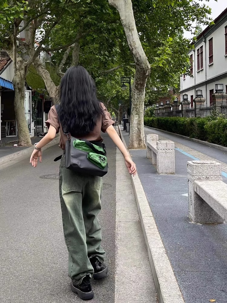 高街复古绿色牛仔裤女秋冬新款大码直筒高腰显瘦宽松阔腿拖地裤潮
