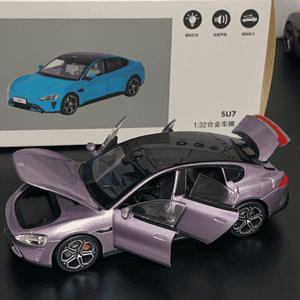 紫色车模1：32仿真锌合金汽车四门两盖开合赛道版手模型玩具