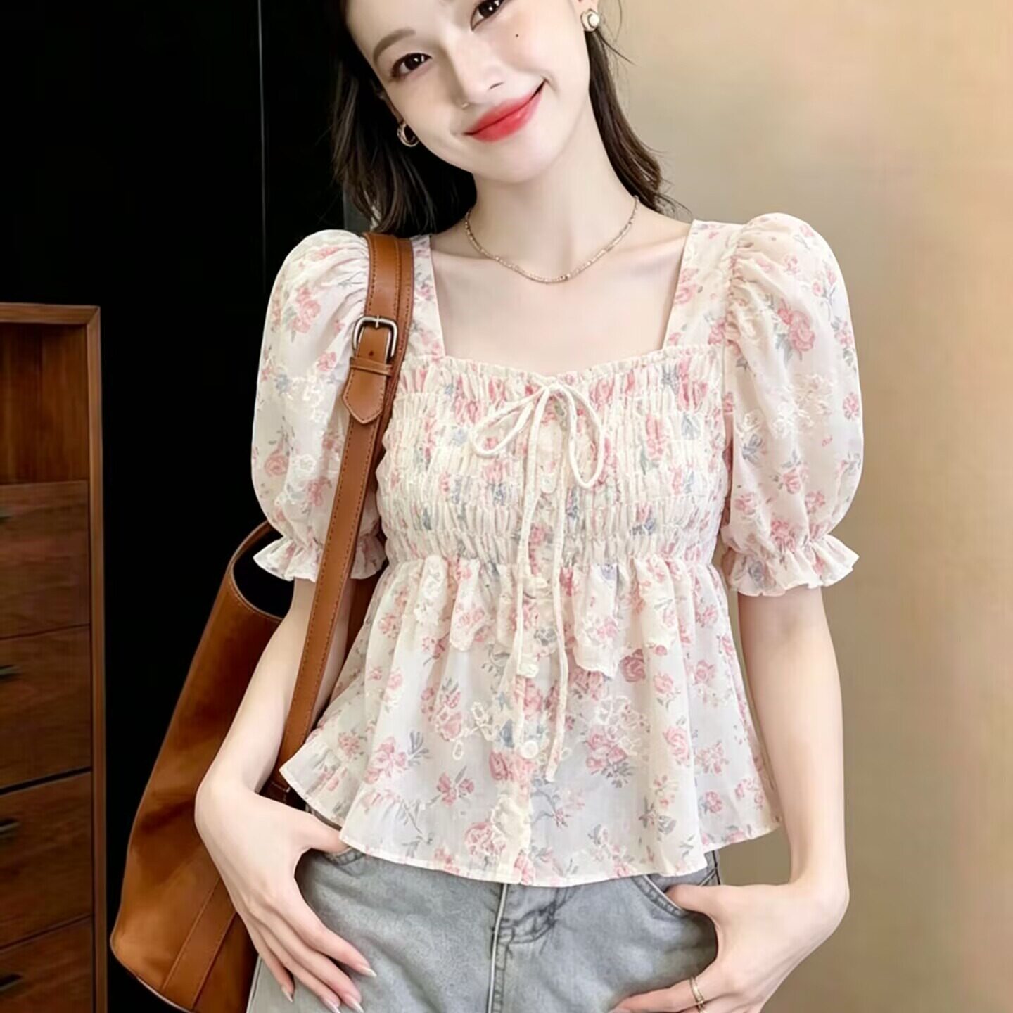 韩系复古刺绣碎花荷叶边系带方领泡泡袖衬衫女仙气质短袖上衣小衫