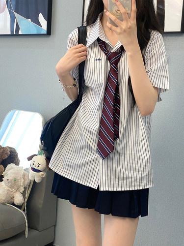 墨秋JK原创平行线短袖条纹衬衫女