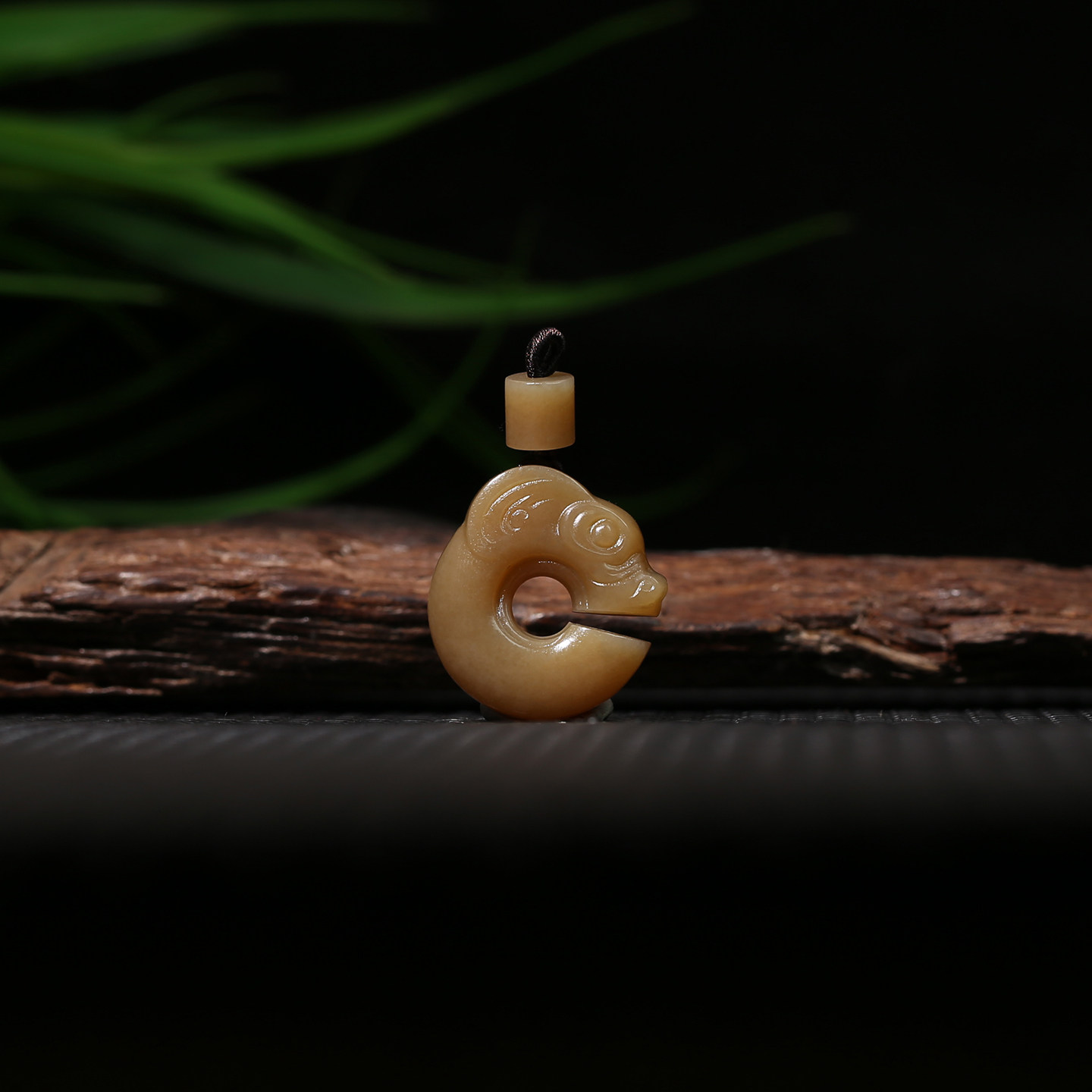 [玉猪龙]王朝安作品天然和田玉糖玉仿古玉猪龙挂件吊坠玉坠男女款