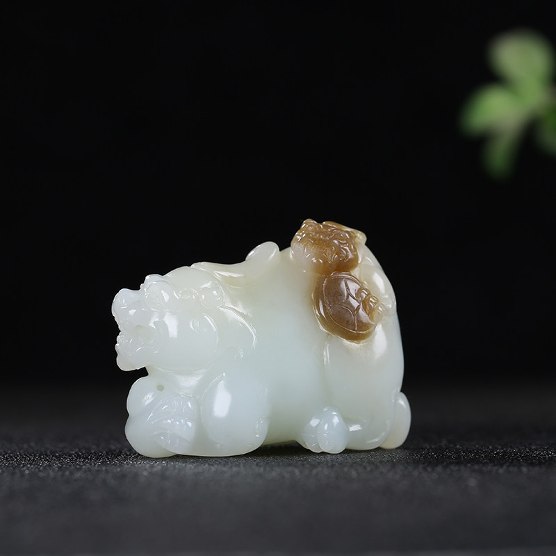 和田玉糖白玉貔貅瑞兽挂件吊坠