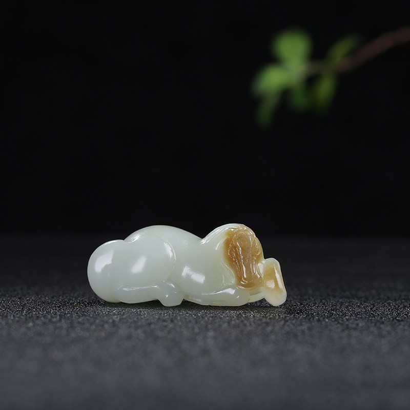 [马到成功]天然新疆和田玉生肖马玉石吊坠且末料糖青白玉玉佩玉坠