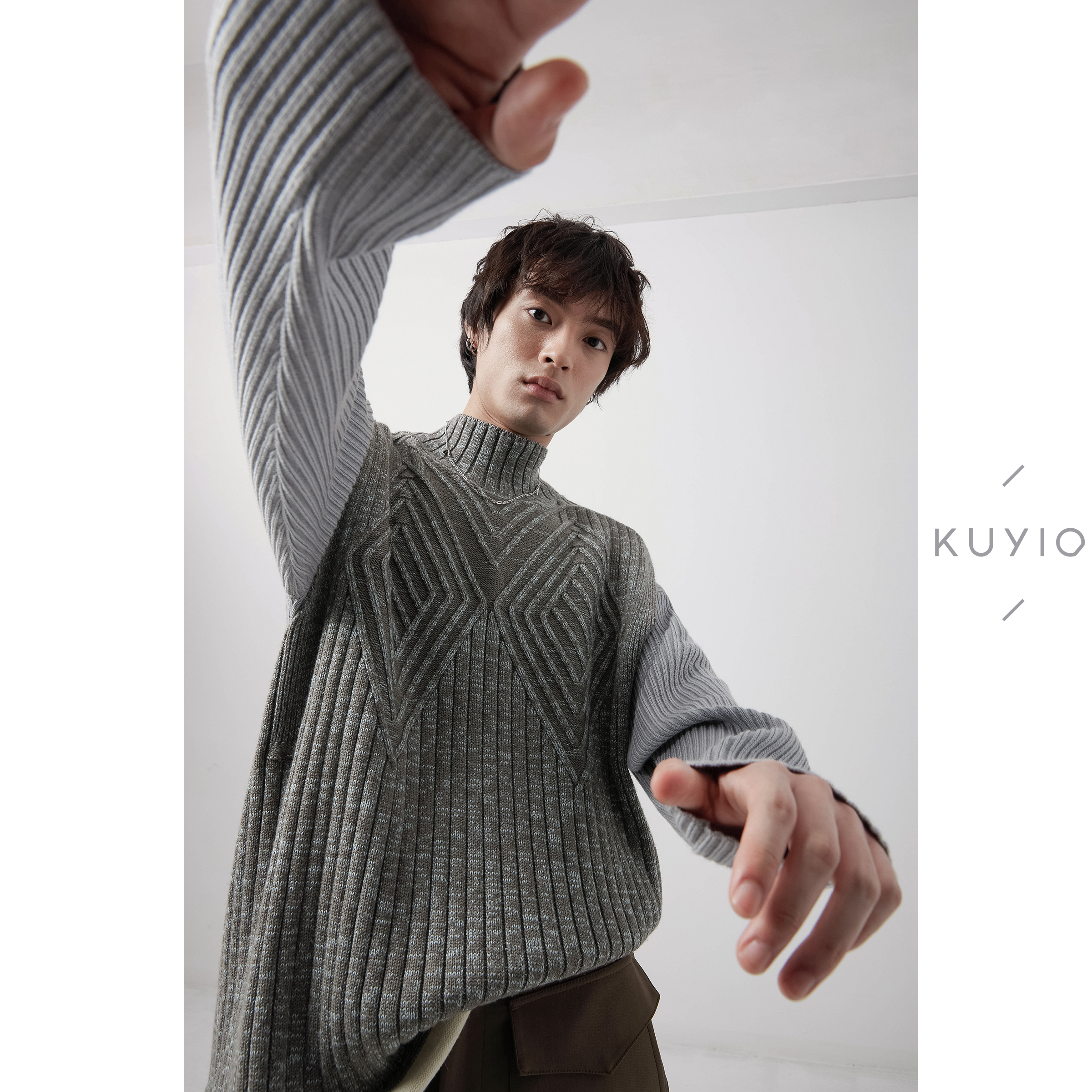 kuyiou/立体几何提花开叉男羊毛