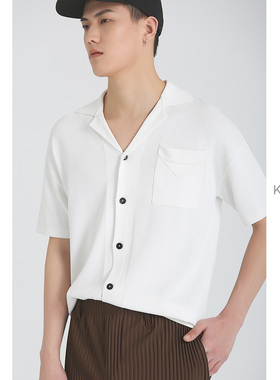 KUYIOU/设计师款 夏季古巴领针织短袖T恤男士纽扣开襟复古V领TEE