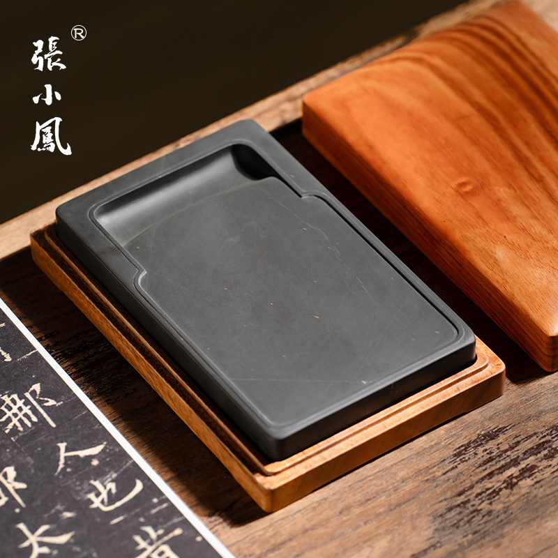 张小凤孤品高档歙砚精致丰富石品