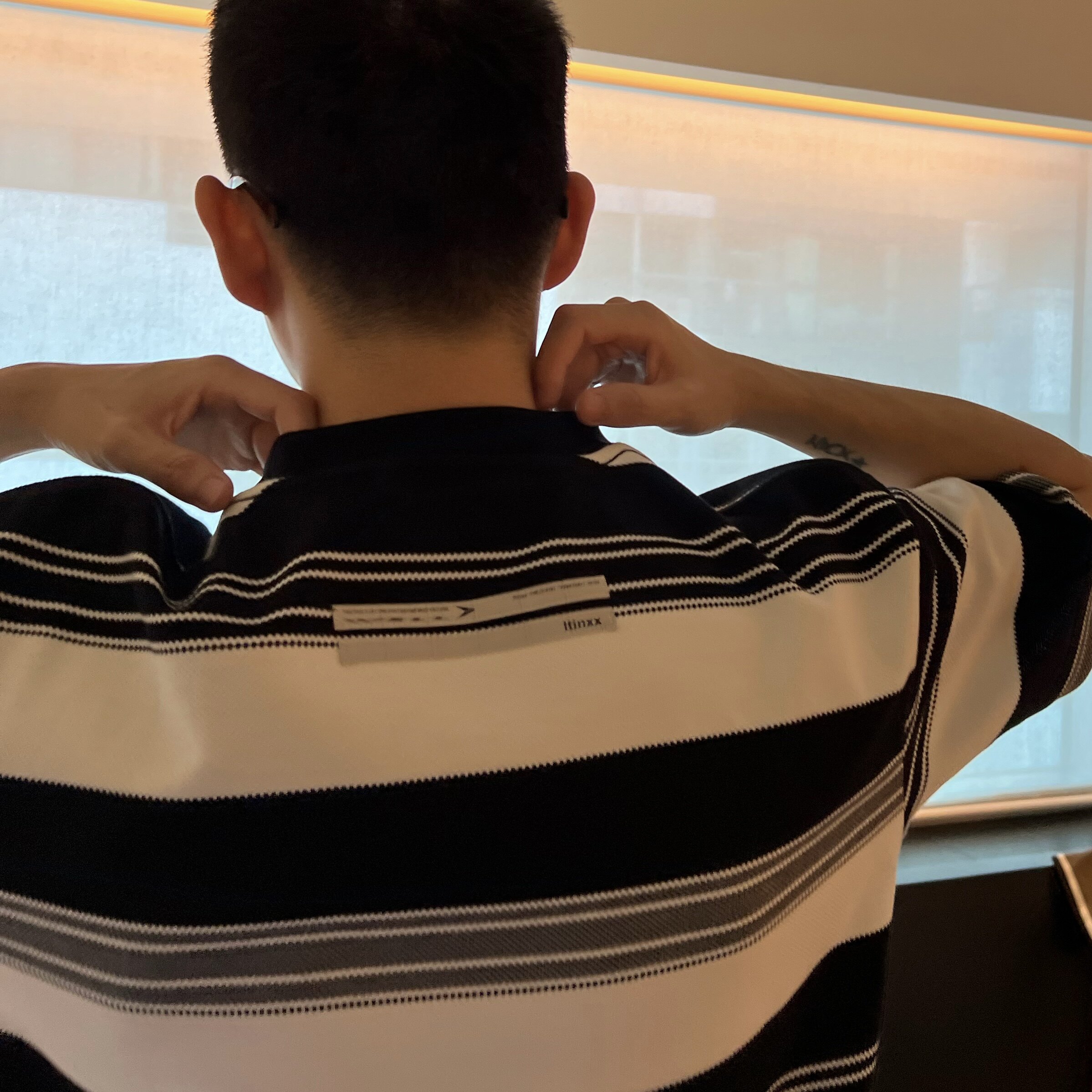 王几又粗条纹短袖t恤男