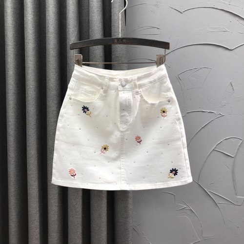 白色高腰花朵刺绣牛仔短裙女