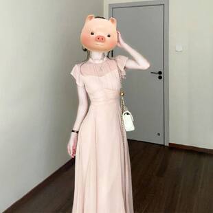法式纯欲风修身显瘦粉色连衣裙子女夏季2025年新款高级感气质长
