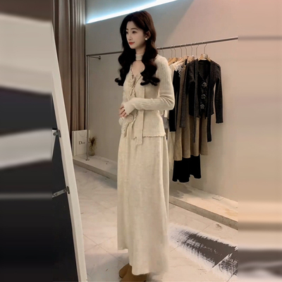 法式灰色大衣内搭针织连