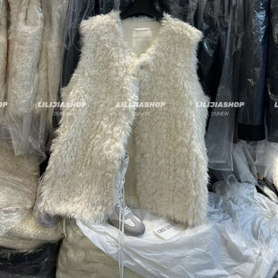 皮毛一体冬季马甲2025新款今年流行爆款加厚保暖羊羔毛外穿坎肩潮