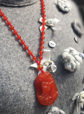 天然红玛瑙十二生肖吊坠鼠牛虎兔龙蛇马羊猴鸡狗猪玉坠男女属相牌