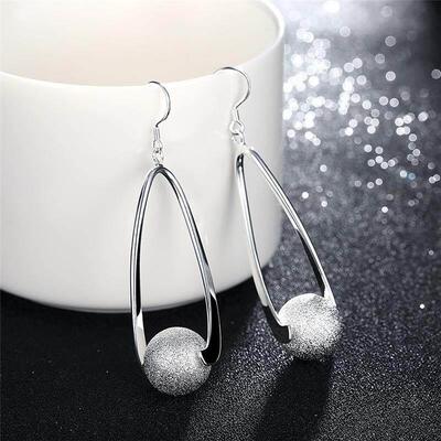 Hollow out oval earrings and womens earrings accessories耳环