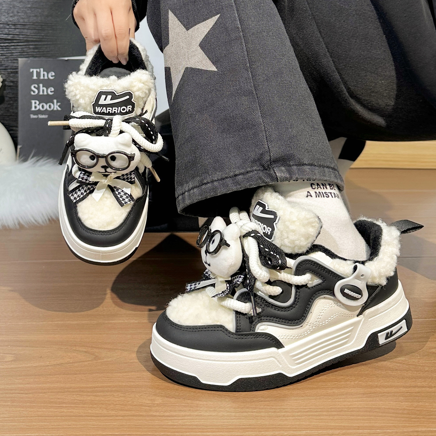 回力黑白熊猫加绒小白鞋女2025