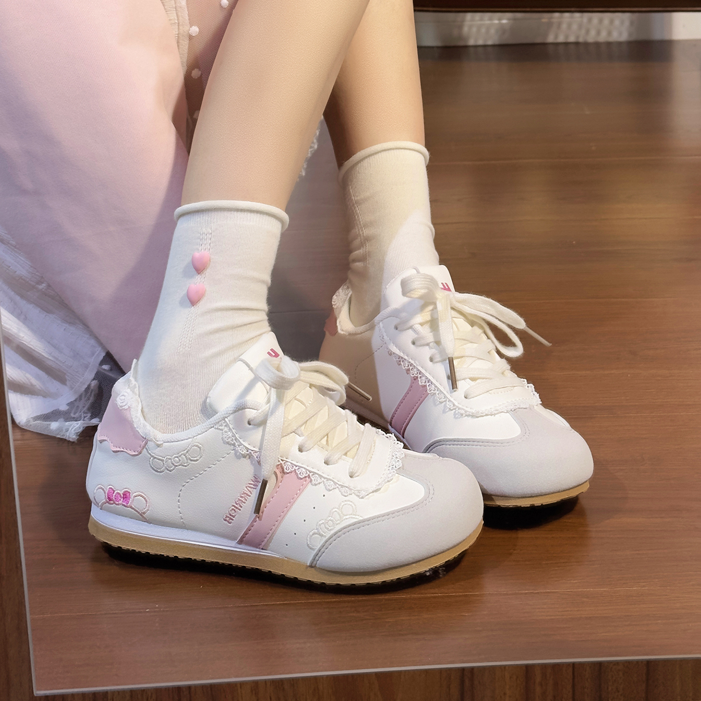 回力刺绣kt猫德训女鞋2025秋季