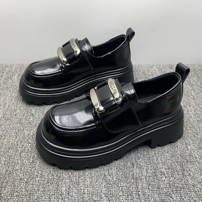 断码处理加绒厚底魔术贴小皮鞋女2025冬季新款小个子英伦风乐福鞋