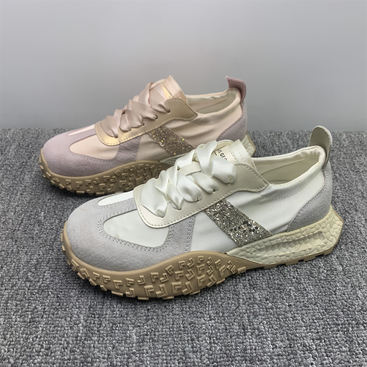 断码处理35码真皮厚底德训鞋女2025新款绸缎面芭蕾休闲阿甘运动鞋