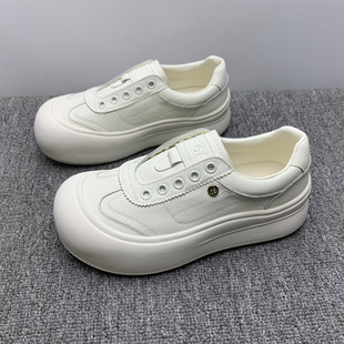 一脚瞪丑萌圆头舒适懒人板鞋 撤柜处理真皮厚底小白鞋 女2026春新款