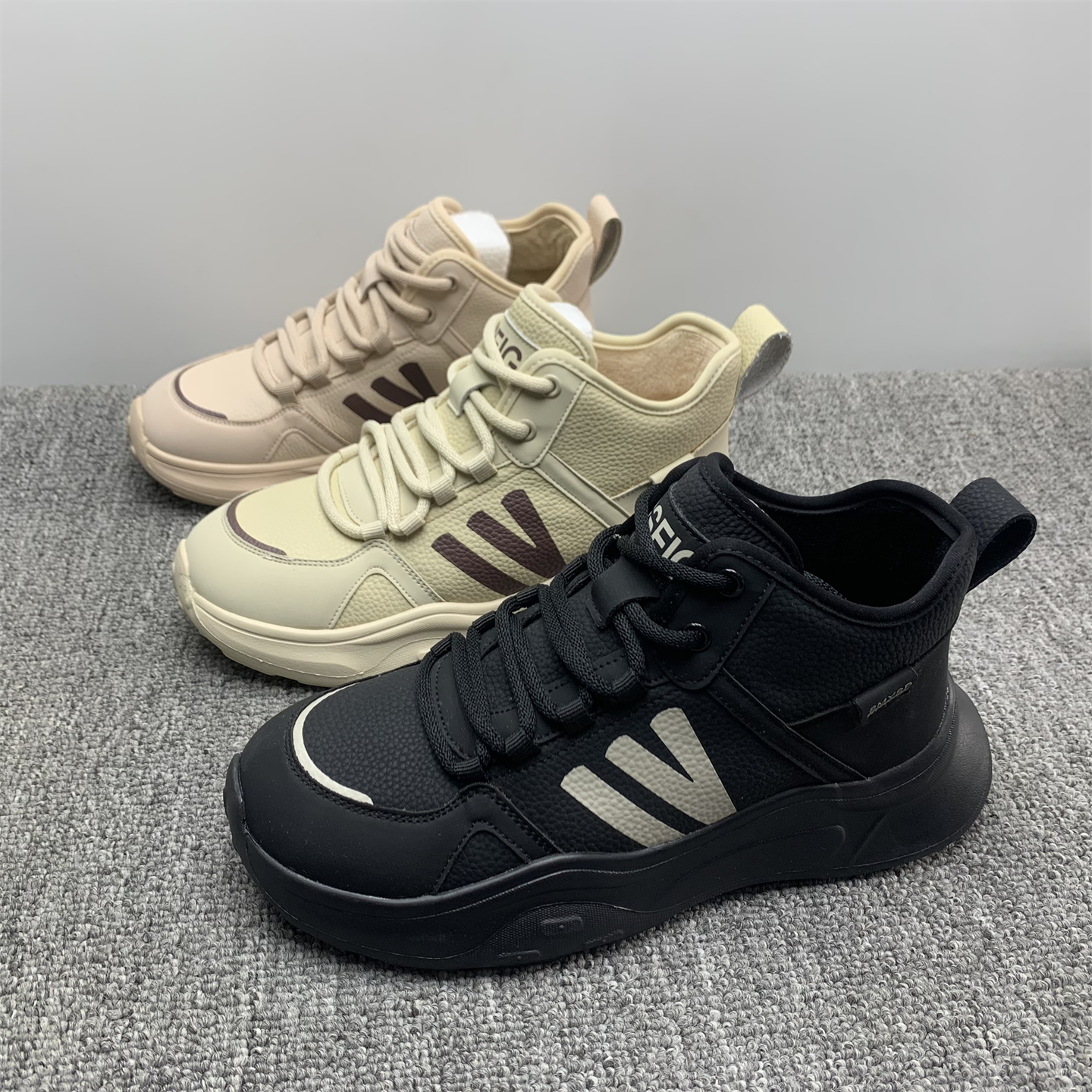 撤柜处理牛皮加绒厚底轻便高帮鞋女2025秋冬款健步休闲跑步运动鞋