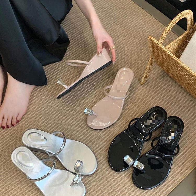 套趾跛跟露趾凉拖鞋女2026外穿夏季新款配裙子一字拖坡跟平底凉鞋