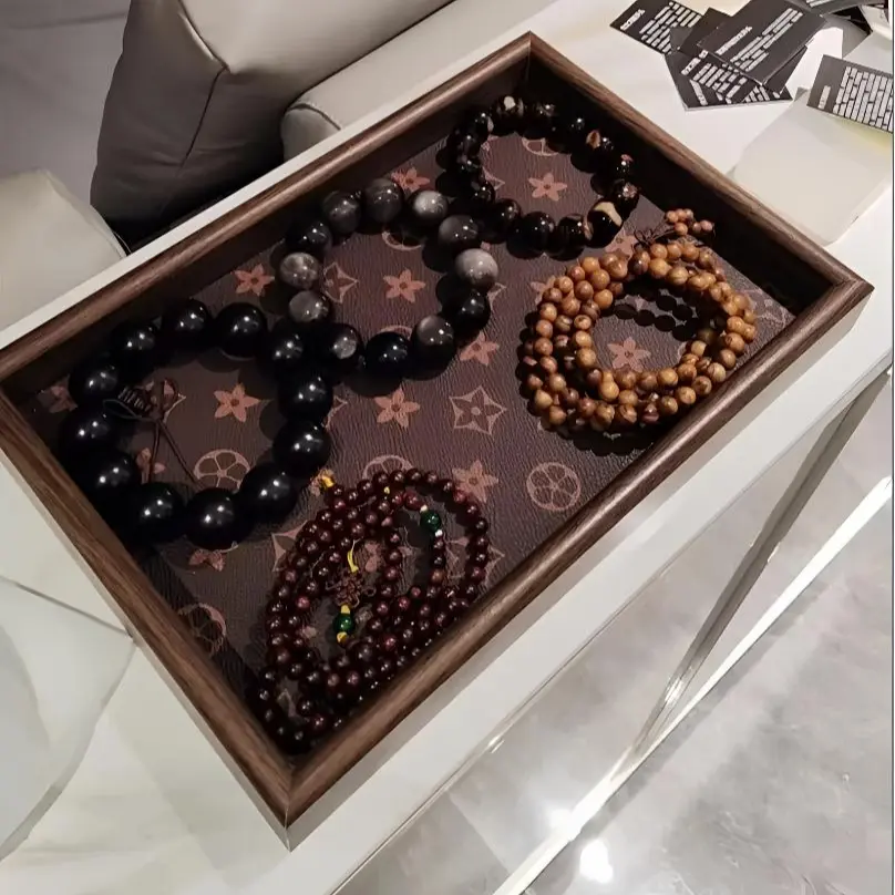 胡桃木色皮革托盘经典花色轻奢饰品手串收纳托盘客厅餐厅家用盘