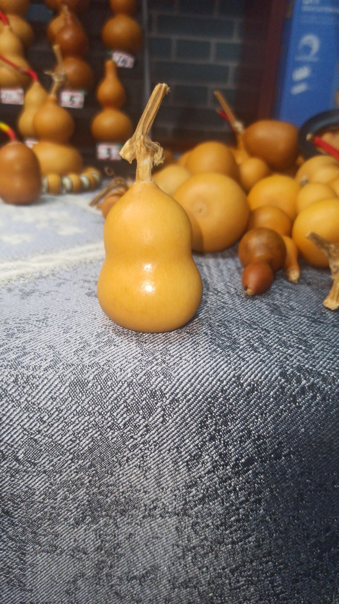 手捻粗腰小胖墩葫芦一枚,尺寸5左右,实物拍摄,看好再拍