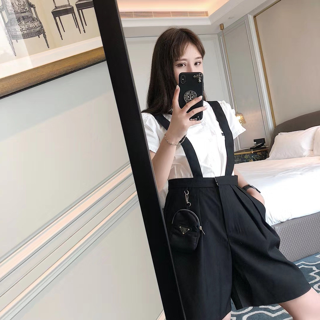 2026春夏季新品西装面料休闲款直筒型五分裤背带短裤女装配小包包