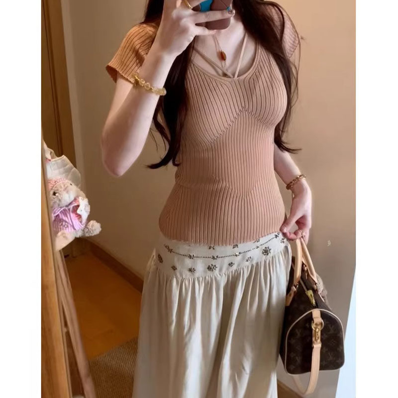 奶茶色修身显瘦针织短袖T恤女夏季2026欧货巨好看氛围感绝美上衣